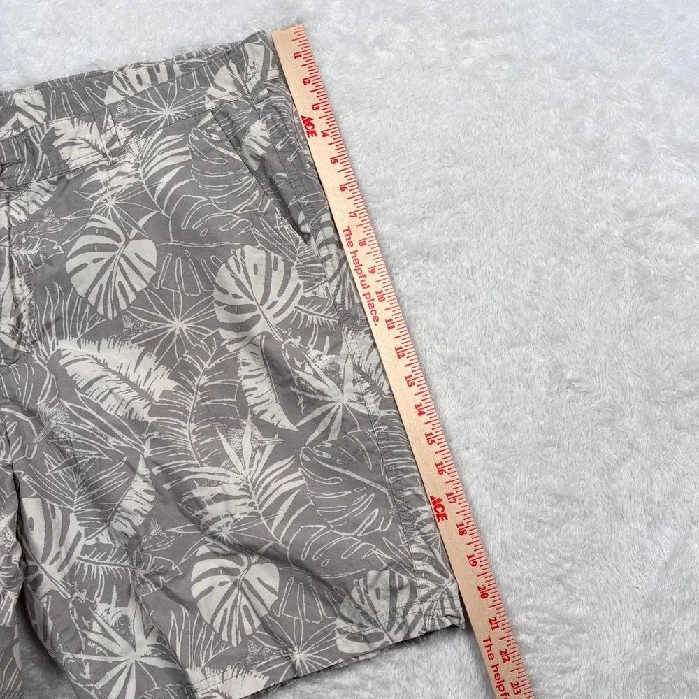 Columbia‎ Shorts Mens 40 Gray White Tropical Washed Out King Palms Chinos Hawaii